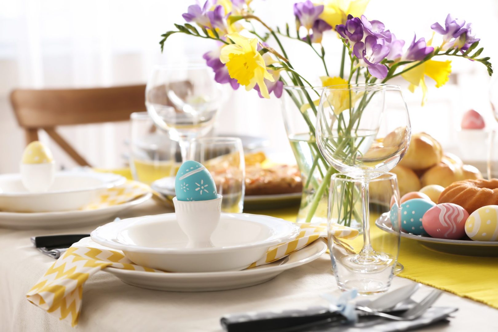 Festive,Easter,Table,Setting,With,Traditional,Meal,At,Home