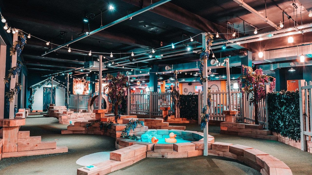 Caddies Crazy Golf Holiday Inn Southend